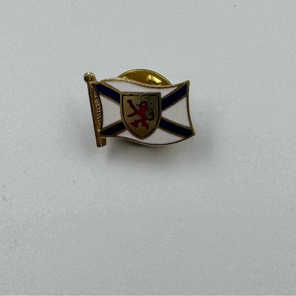 Vintage Gold Tone and Enamel Nova Scotia Flag Pin Marked Taiwan Tack Pin